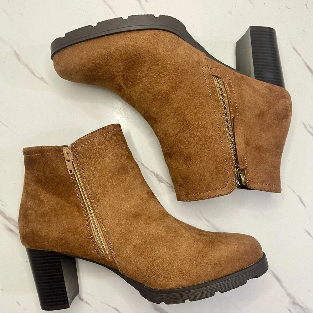 Rialto Women's Walnut Faux Suede Block Heel Booties Shoes Size 9.5M